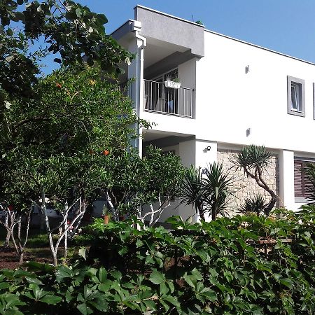 Guest House Djonovic Petrovac na moru Exterior foto