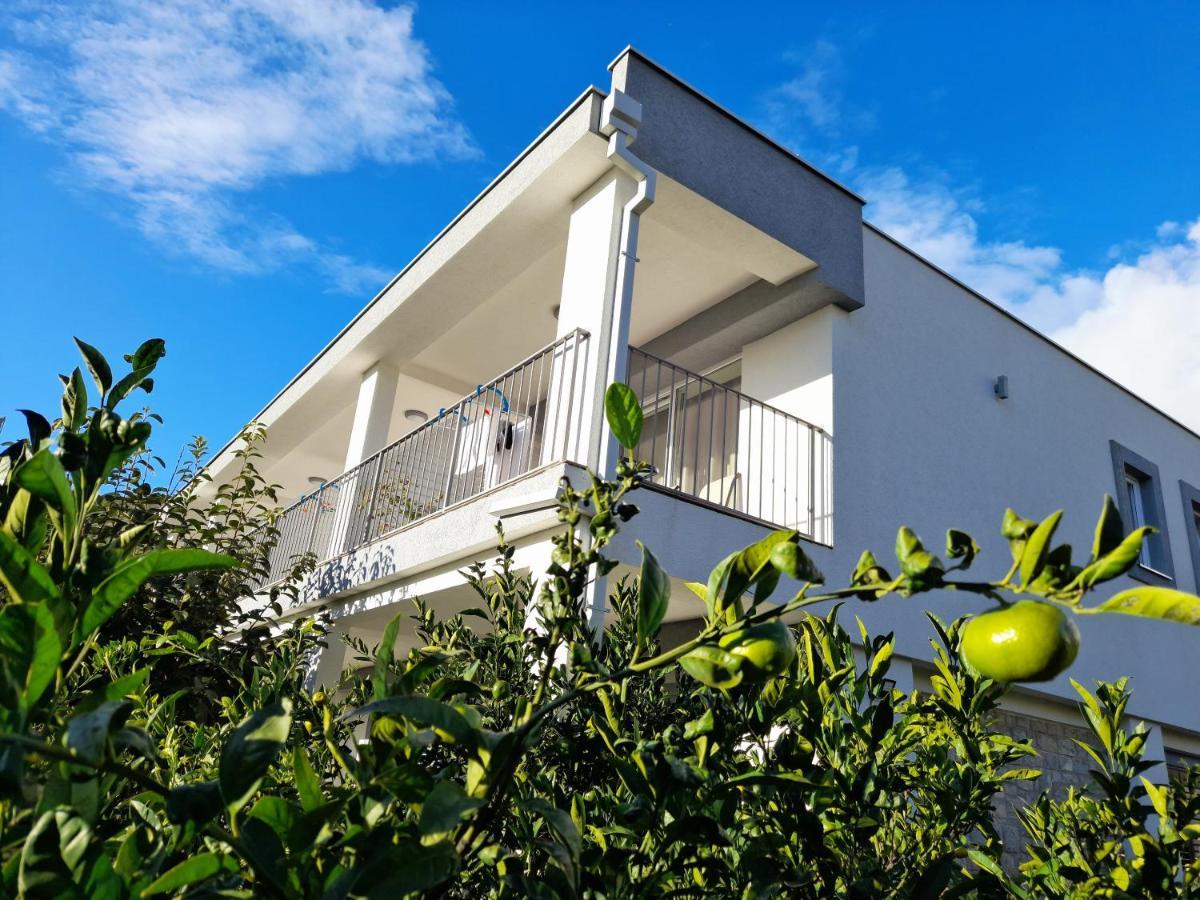 Guest House Djonovic Petrovac na moru Exterior foto