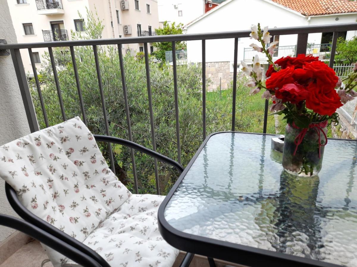 Guest House Djonovic Petrovac na moru Exterior foto
