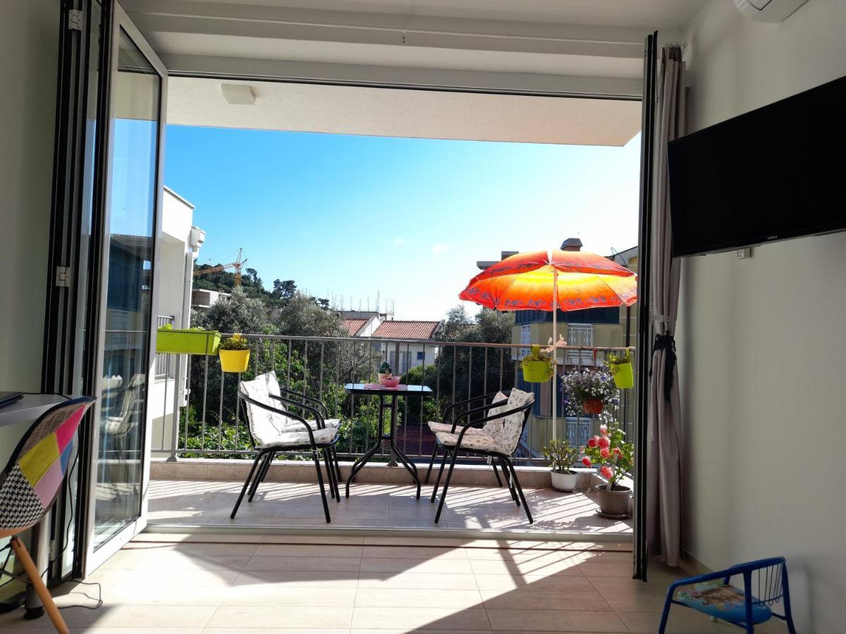 Guest House Djonovic Petrovac na moru Exterior foto