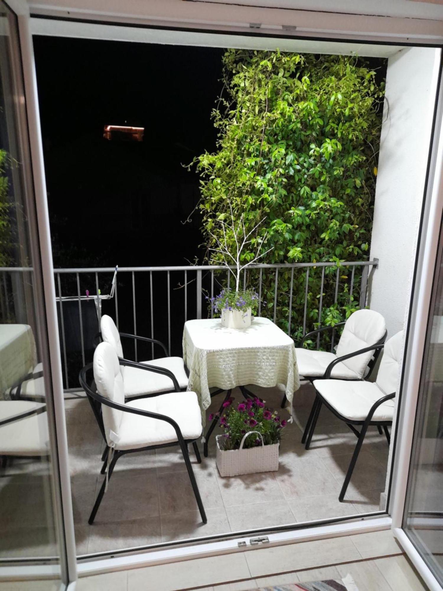 Guest House Djonovic Petrovac na moru Exterior foto