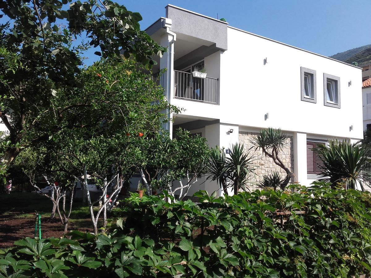 Guest House Djonovic Petrovac na moru Exterior foto